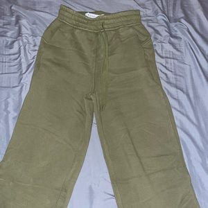 Green Lululemon Cropped Wide Leg Scuba Sweatants Size 2